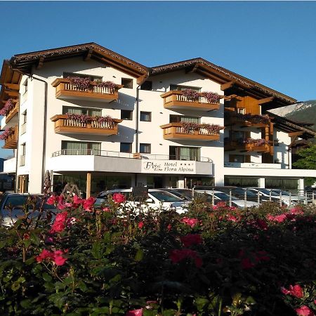 קאמפיטלו די פאסה Hotel Flora Alpina מראה חיצוני תמונה