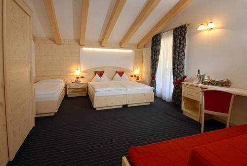 קאמפיטלו די פאסה Hotel Flora Alpina מראה חיצוני תמונה